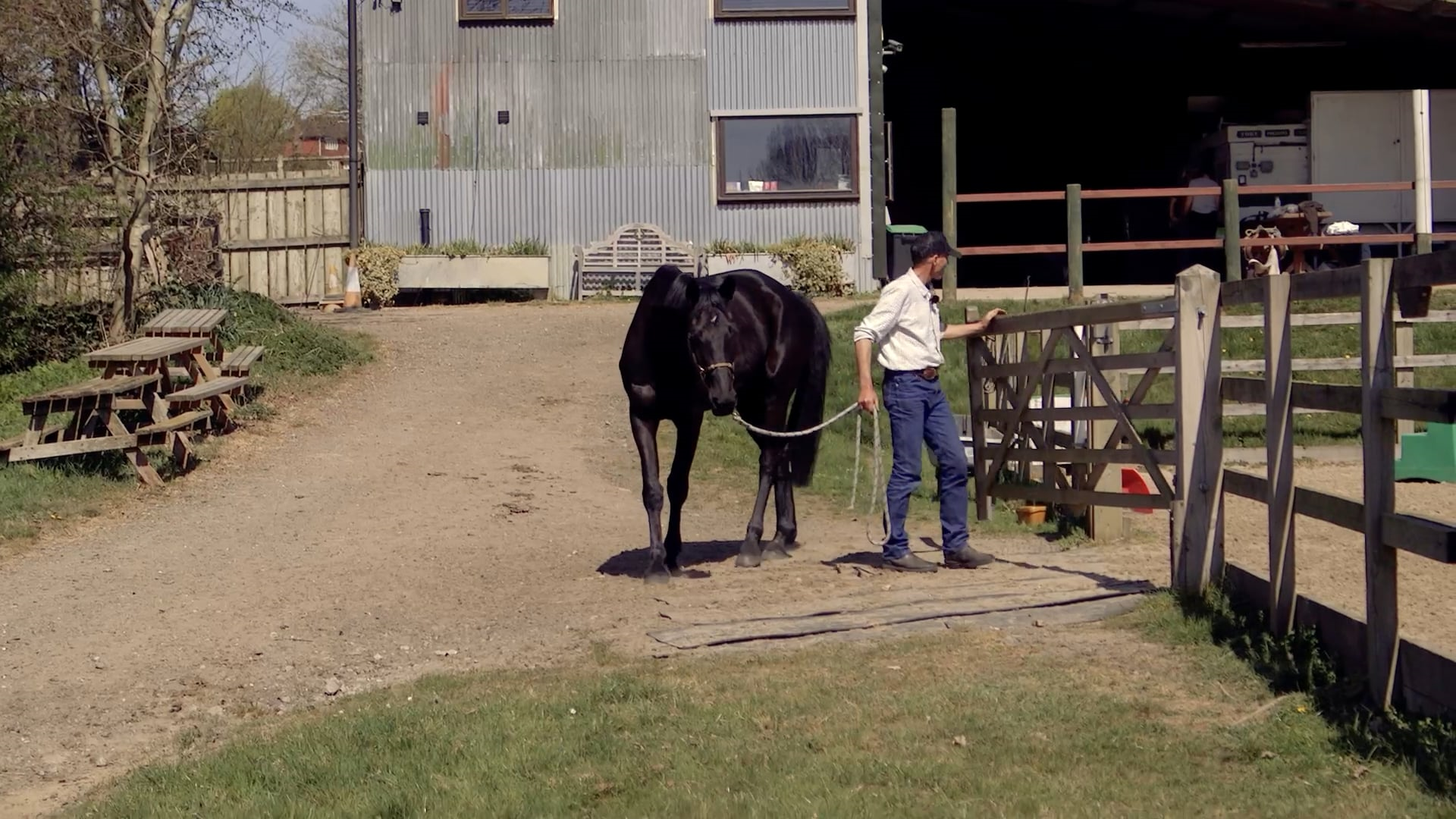 trending-tab-slider-image