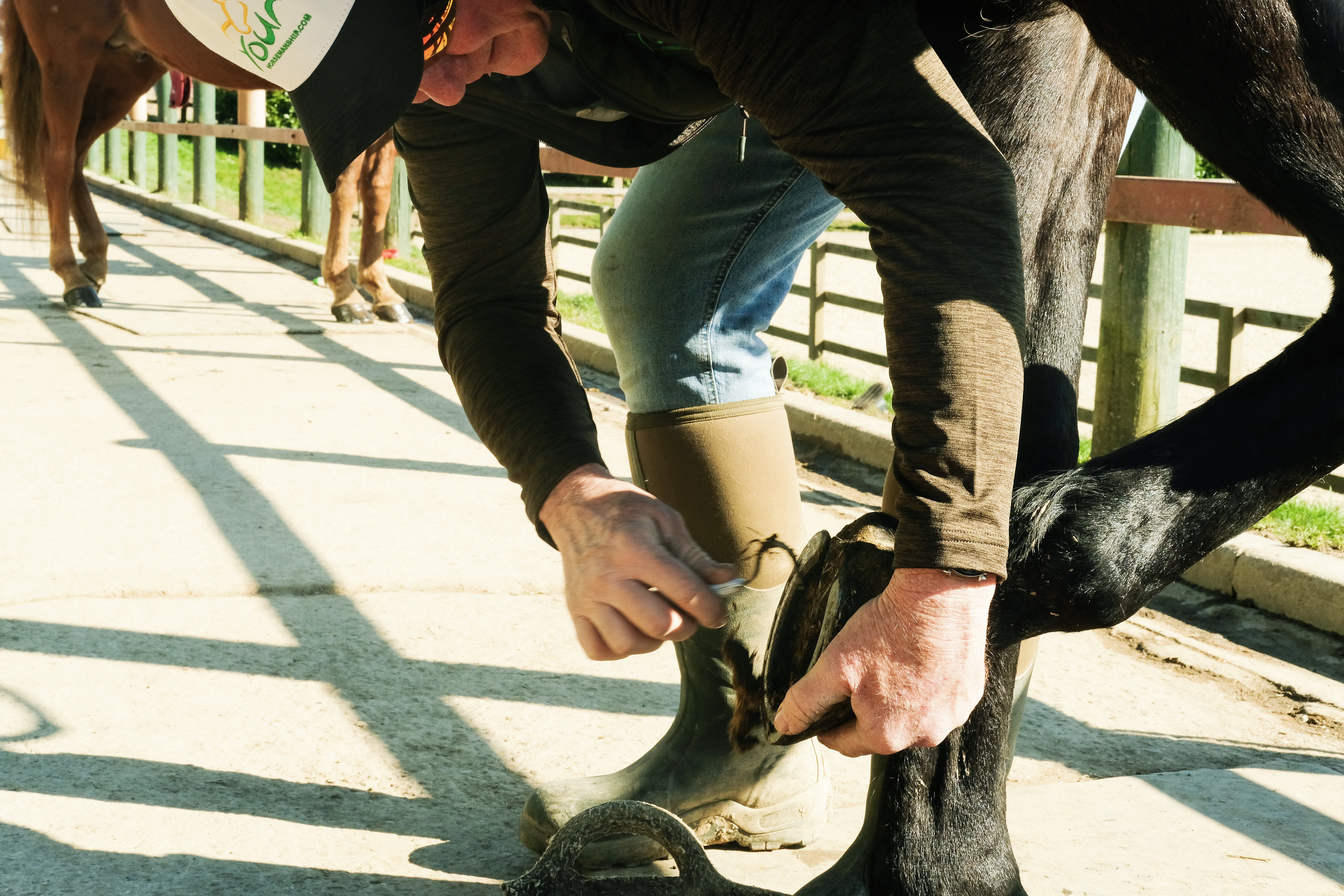 Kicking Out when Handling Legs